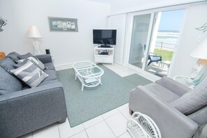 Condo, 1 Queen Bed with Sofa bed (Colony Beach Club 126) | Living area | TV