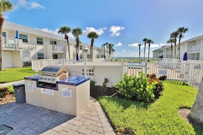 Condo, 1 Queen Bed with Sofa bed (Colony Beach Club 132) | Terrace/patio