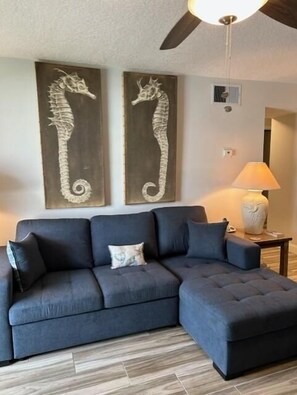 Apartment, Mehrere Betten (Colony Beach Club 147) | Wohnbereich