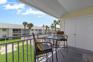 コンドミニアム キングベッド 1 台 (Colony Beach Club 204) | 施設の敷地