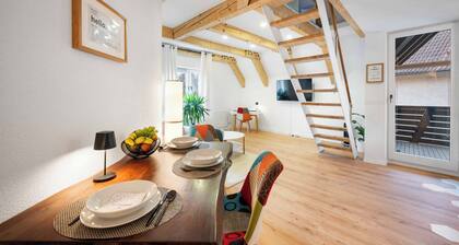 Karibu Nyumbani - Außergewöhnliche Maisonette-Wohnung mit Balkon & Arbeitsplatz