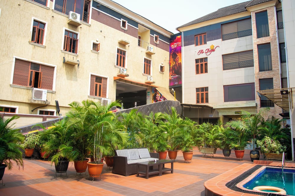 Ai-Royal Hotel & Suites