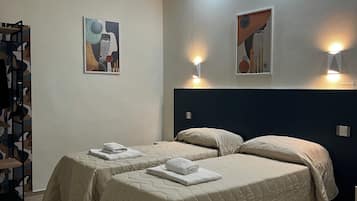 Double or Twin Room | In-room safe, desk, laptop workspace, soundproofing