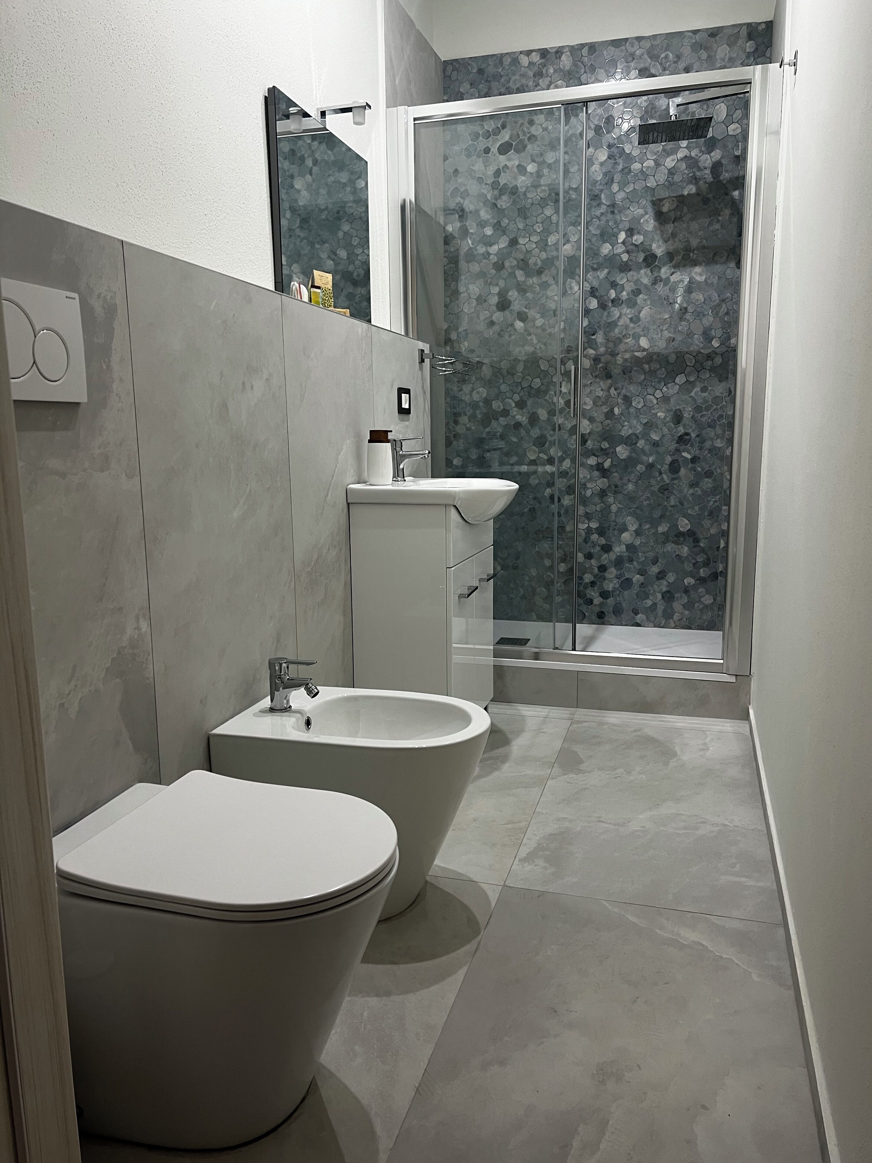 Double or Twin Room | Bathroom | Shower, hair dryer, bathrobes, towels