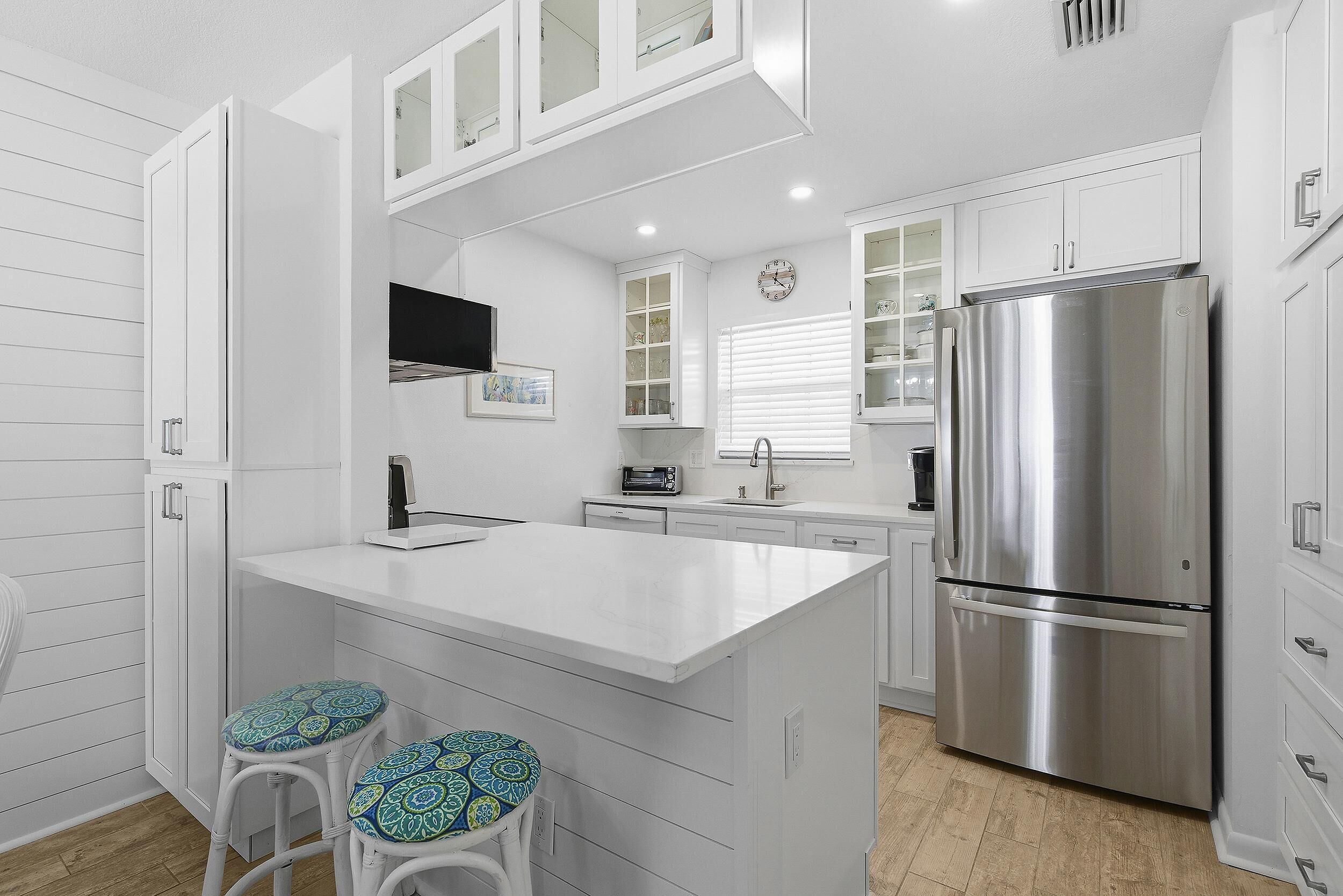 Appart'hôtel, plusieurs lits (Colony Beach Club 220) | Cuisine privée | Four, cafetière/bouilloire, grille-pain, blender