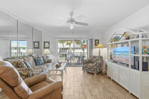 Condo, Multiple Beds (Colony Beach Club 220) | Living area | TV