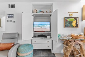 Condo, 1 cama Queen size y sofá cama (Colony Beach Club 223) | Área de sala de estar