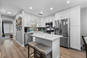 Condo, 1 King Bed with Sofa bed (Colony Beach Club 233) | Private kitchen | Oven, toaster - Colony Beach Club 233 (New Smyrna Beach)