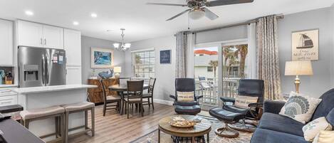 Appart'hôtel, 1 très grand lit et 1 canapé-lit (Colony Beach Club 233) | Coin séjour