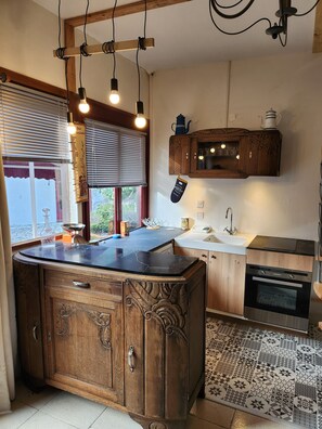 Private kitchen - Large loft-style gite with master suite, close to the châteaux and Beauval (Tour-en-Sologne)