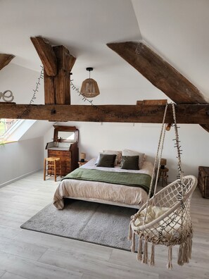 1 habitación, tabla de planchar con plancha, wifi y ropa de cama