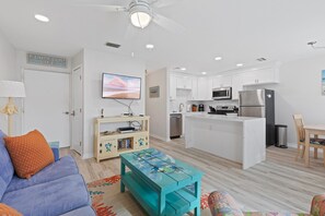 Apartment, 1 King-Bett und Schlafsofa (Colony Beach Club 235) | Wohnbereich