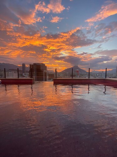 Río Santa Lucia Suite. Barrio Antiguo Monterrey 705A