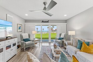 Condo, Multiple Beds (Chateau by the Sea 13C) | Living area