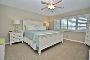 Condo, varias camas (Chateau by the Sea 13C) | 2 habitaciones 