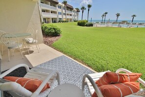 Condo, nhiều giường (Chateau by the Sea 13C) | Khu ẩm thực ngoài trời