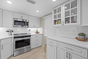Condo, varias camas (Castle Reef 312) | Cocina privada | Horno, cafetera y tetera, tostadora y licuadora 