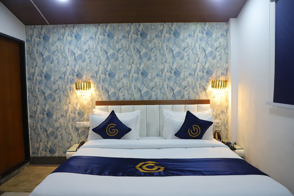 Premium bedding, free WiFi, bed sheets, wheelchair access