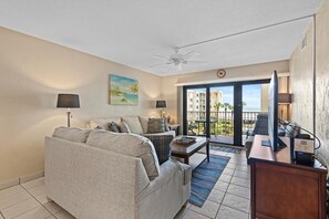 Lägenhet - flera sängar (Castle Reef 314) | Vardagsrum | Tv