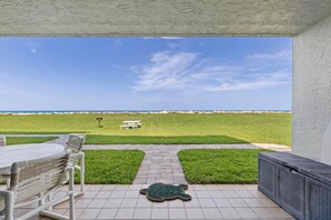 Outdoor dining - Chadham by the Sea 118 (New Smyrna Beach)