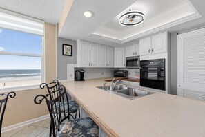Condo, 1 King Bed (Coronado Towers 201) | Private kitchen