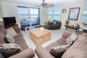 Appart'hôtel, 1 très grand lit (Coronado Towers 201) | Coin séjour