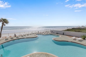 Condo, varias camas (Ashley Penthouse 4) | Alberca | Alberca climatizada 