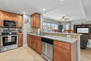 Condo, Multiple Beds (Sanibel 601) | Private kitchen