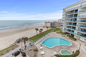 公寓式客房, 多张床 (Ebb Tide 505) | 泳池 | 恒温泳池