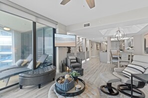 Condo, Multiple Beds (Ebb Tide 505) | Living area
