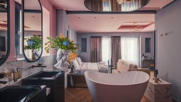 Chuveiro/banheira combinados, produtos de toalete grátis