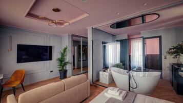 Suíte elite, varanda, vista para a cidade | 1 quarto, roupas de cama de algodão egípcio, roupas de cama premium