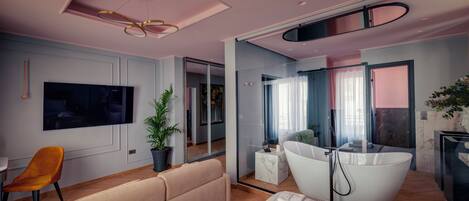 Elite Suite, Patio, City View