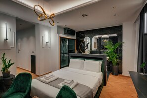 1 bedroom, Egyptian cotton sheets, premium bedding, in-room safe - NINEMIAN SUITES SYROS (Syros)