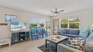 Casa, varias camas (Grand Oasis) | Área de sala de estar