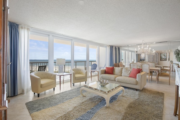 Condo, 1 cama King e sofá-cama (Inlet at Minorca 1007) | Área de estar