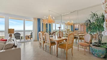 Condo, 1 King Bed with Sofa bed (Minorca The Inlet 1007) | Dining