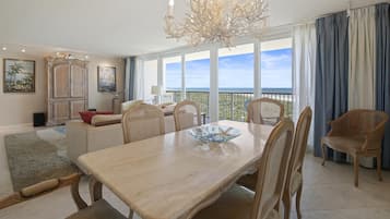 Appart'hÎtel, 1 trÚs grand lit et 1 canapé-lit (Minorca The Inlet 1007) | Intérieur