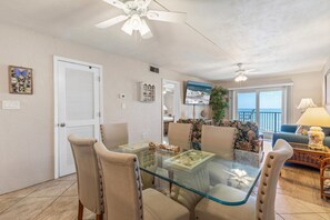 Leilighet, 1 kingsize-seng med sovesofa (Hacienda del Sol II 413) | Spiseområde