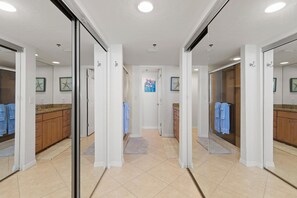 Condo, 1 King Bed (Minorca The Inlet 903) | Interior