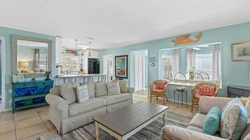 House, Multiple Beds (Mermaid's Playground) | Living area