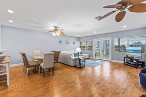 Townhome, Multiple Beds (Ocean's Edge) | Living area