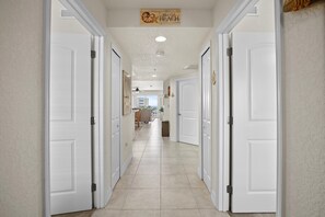 House, Multiple Beds (Z-Oceanwalk 12-404) | Interior