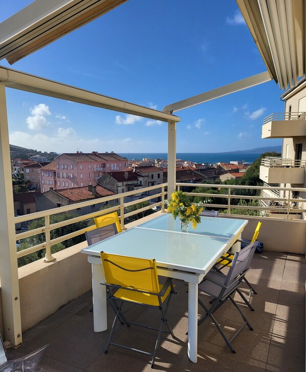 Outdoor dining - A2 Jardins de Quatrina Apartment 74m2 large terrace city center sea view (Propriano)