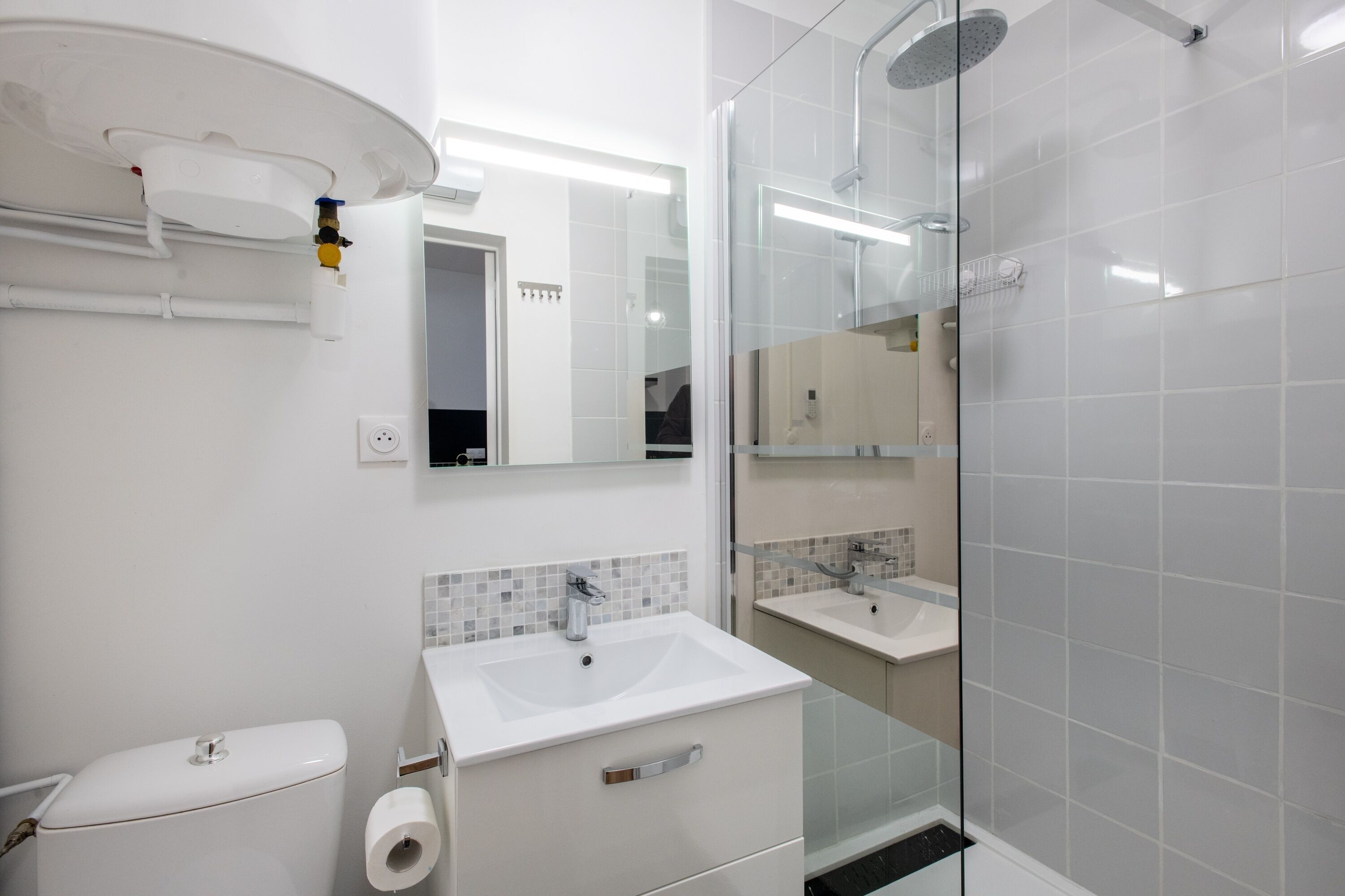 Hair dryer, towels