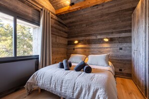 4 soverom, strykejern/-brett, wi-fi (inkludert) og sengetøy