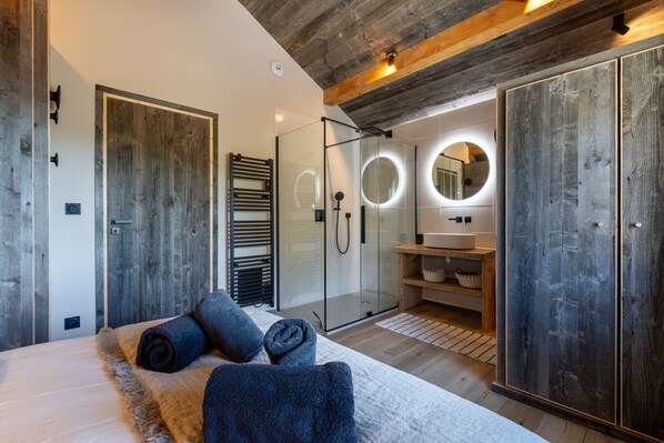 4 sovrum, strykjärn/strykbräda, gratis wi-fi och sängkläder