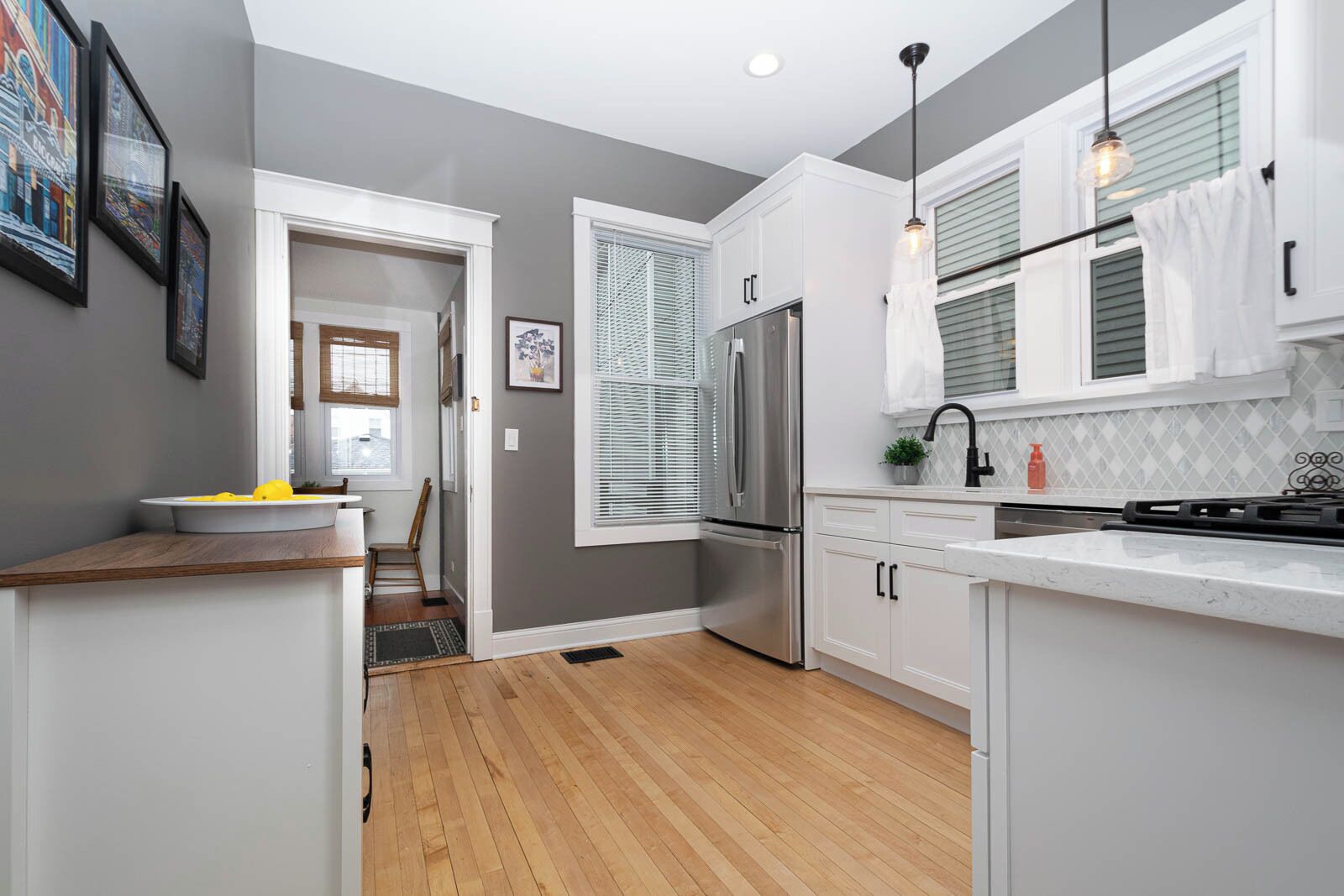 Fridge, oven, ice maker, dining tables