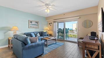 Apartment, Mehrere Betten (Oceanwalk 3-403) | Wohnbereich