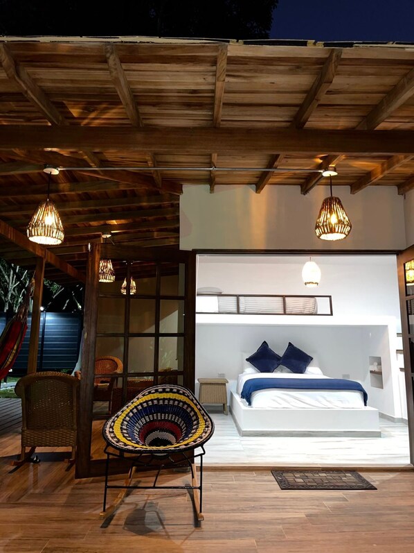 Standard Triple Room, Patio | Minibar, free WiFi, bed sheets